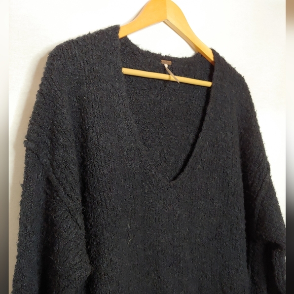 Free People Lofty VNeck Sweater Oversized Nubby Knit Black Alpaca Blend XS - Picture 6 of 10